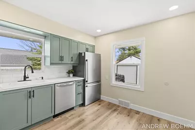 607 Central Bay Avenue, Holland, MI 49423 - Photo 12