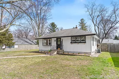 607 Central Bay Avenue, Holland, MI 49423 - Photo 4