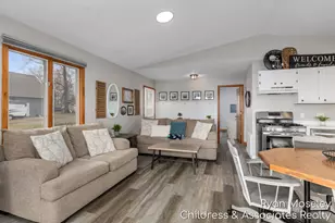 12720 Russell Dr, Wayland, MI 49348 - Photo 8