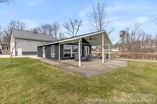 12720 Russell Dr, Wayland, MI 49348 - Photo 2