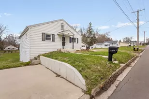 204 Terre Coupe St, Buchanan, MI 49107 - Photo 28