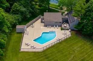 2254 Rivenoak Ct, Ann Arbor, MI 48103 - Photo 6