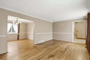 21467 Chestnut Ln, Farmington, MI 48336 - Photo 6