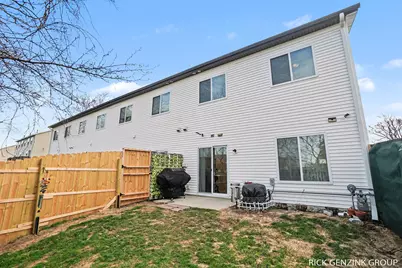392 Harbor Town Court #4, Holland, MI 49423 - Photo 24