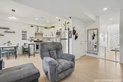 392 Harbor Town Court #4, Holland, MI 49423 - Photo 6