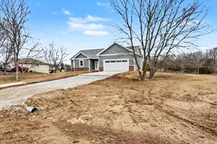 1311 Northwind Dr, Jackson, MI 49201 - Photo 2