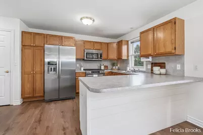614 E Charles Street, Hastings, MI 49058 - Photo 10