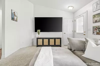 614 E Charles Street, Hastings, MI 49058 - Photo 6