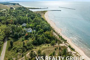 2989 S Lakeshore Dr, Ludington, MI 49431 - Photo 4