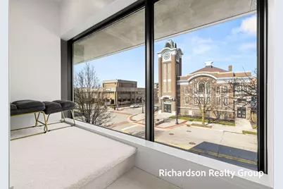 300 Washington Avenue #8, Grand Haven, MI 49417 - Photo 12