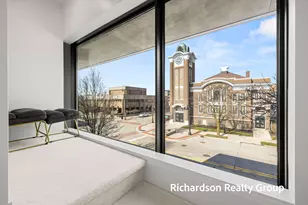 300 Washington Ave, Grand Haven, MI 49417 - Photo 12