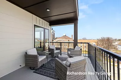 300 Washington Avenue #8, Grand Haven, MI 49417 - Photo 32