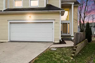 481 Village Oaks Ct, Ann Arbor, MI 48103 - Photo 2