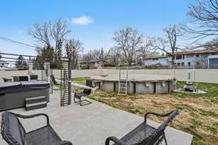 2461 Riverbend Dr, Benton Harbor, MI 49022 - Photo 20