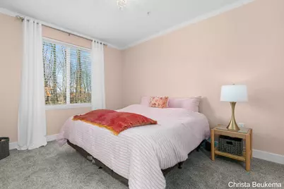 2368 Watertown Way NE, Grand Rapids, MI 49505 - Photo 16