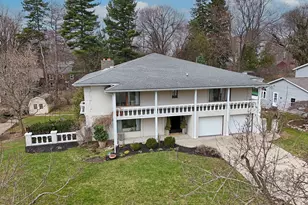 1217 El Camino Dr NW, Grand Rapids, MI 49504 - Photo 2