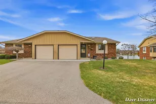 709 Waterview Ct, Grandville, MI 49418 - Photo 2