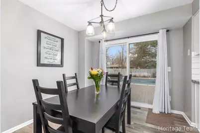 8116 Birchwood Avenue, Jenison, MI 49428 - Photo 10