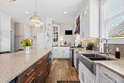 543 Macatawa Avenue, Holland, MI 49423 - Photo 10