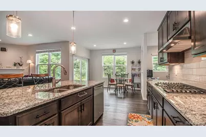 28320 Verona, Novi, MI 48377 - Photo 4