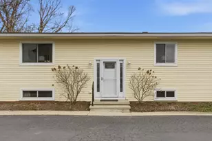 871 Vanderpool Dr, Troy, MI 48083 - Photo 2