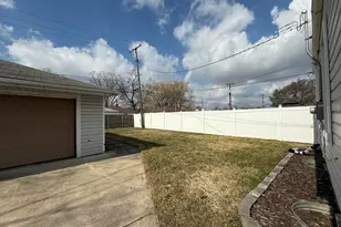 13668 Irene St, Southgate, MI 48195 - Photo 8