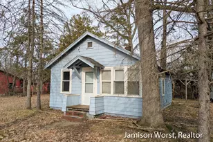 48 S Kenwood St, Muskegon, MI 49442 - Photo 2