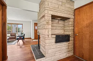 301 Woodland Dr, Buchanan, MI 49107 - Photo 8