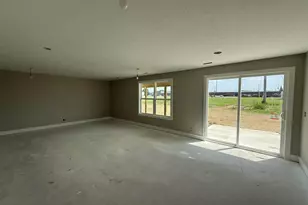 10124 Strawberry Ln, Zeeland, MI 49464 - Photo 10