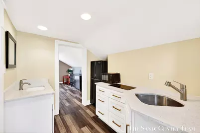 209 Clinton Avenue, Grand Haven, MI 49417 - Photo 28