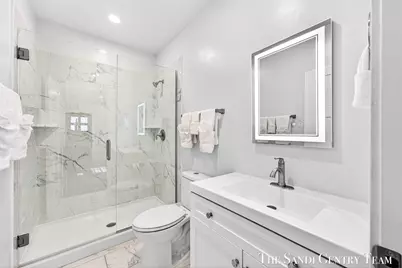 209 Clinton Avenue, Grand Haven, MI 49417 - Photo 14