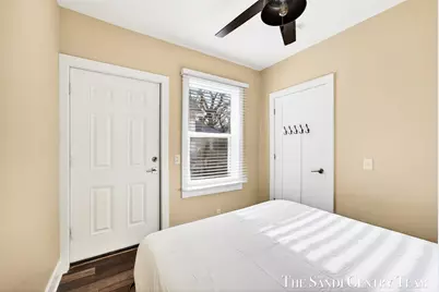 209 Clinton Avenue, Grand Haven, MI 49417 - Photo 12