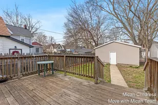 1045 Jackson St NW, Grand Rapids, MI 49504 - Photo 18