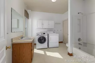 1045 Jackson Street NW, Grand Rapids, MI 49504 - Photo 12