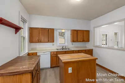 1045 Jackson Street NW, Grand Rapids, MI 49504 - Photo 8