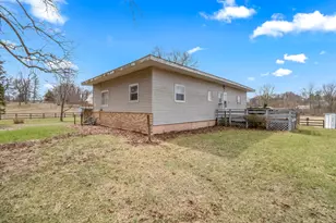 104 McClellan St, Hillsdale, MI 49242 - Photo 26