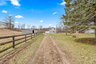 104 McClellan St, Hillsdale, MI 49242 - Photo 28
