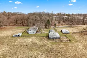 104 McClellan St, Hillsdale, MI 49242 - Photo 14