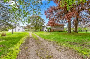 104 McClellan St, Hillsdale, MI 49242 - Photo 16