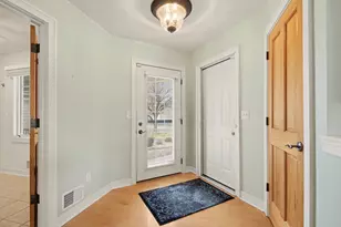 467 Timberlake Dr W, Holland, MI 49424 - Photo 4