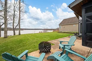 308 Fisher Ct, Berrien Springs, MI 49103 - Photo 4