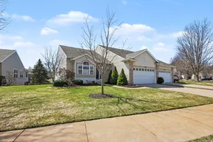 15497 Winchester Cir, Grand Haven, MI 49417 - Photo 2