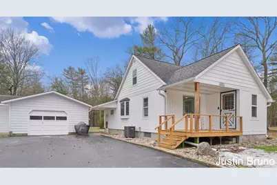 15952 Groesbeck Street, Grand Haven, MI 49417 - Photo 4