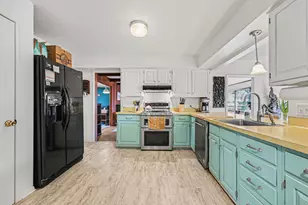 240 N Clubview Dr, Ypsilanti, MI 48197 - Photo 8