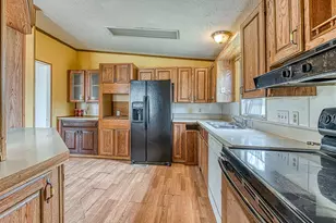 3562 Meadowcrest Dr, Monroe, MI 48162 - Photo 6