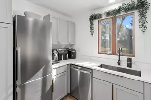 6810 N Territorial Rd, Plymouth, MI 48170 - Photo 12