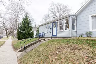 553 W Middle St, Chelsea, MI 48118 - Photo 4