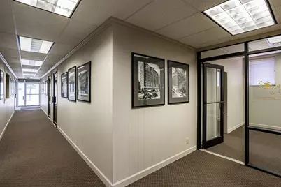 100 W Washington Avenue, Jackson, MI 49201 - Photo 16