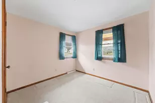 1728 Vinecroft St NW, Grand Rapids, MI 49544 - Photo 16