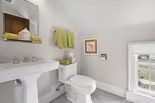 24 Chestnut St, Douglas, MI 49406 - Photo 44